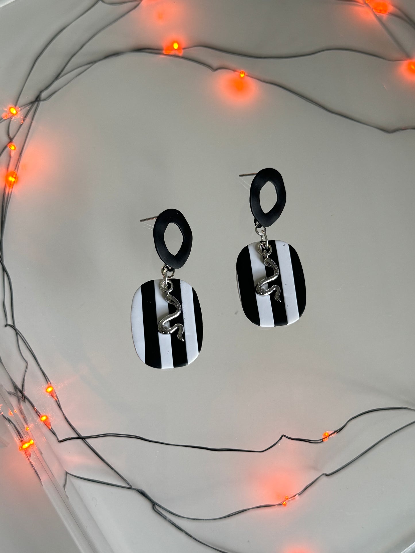 Beetlejuice - Striped Oval Snake Earring