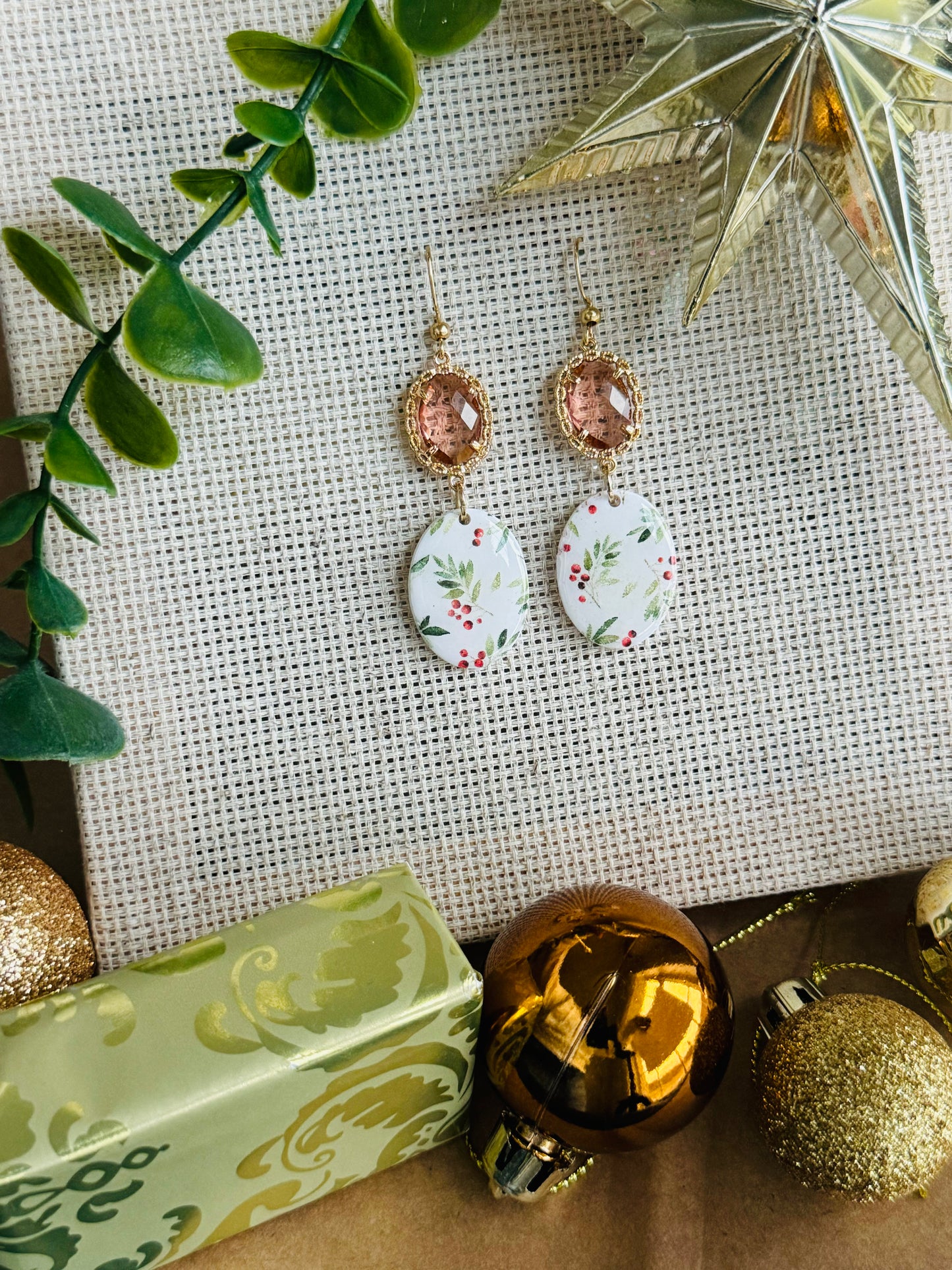 Holiday - Holly Oval & Vintage Pink Glass Gem