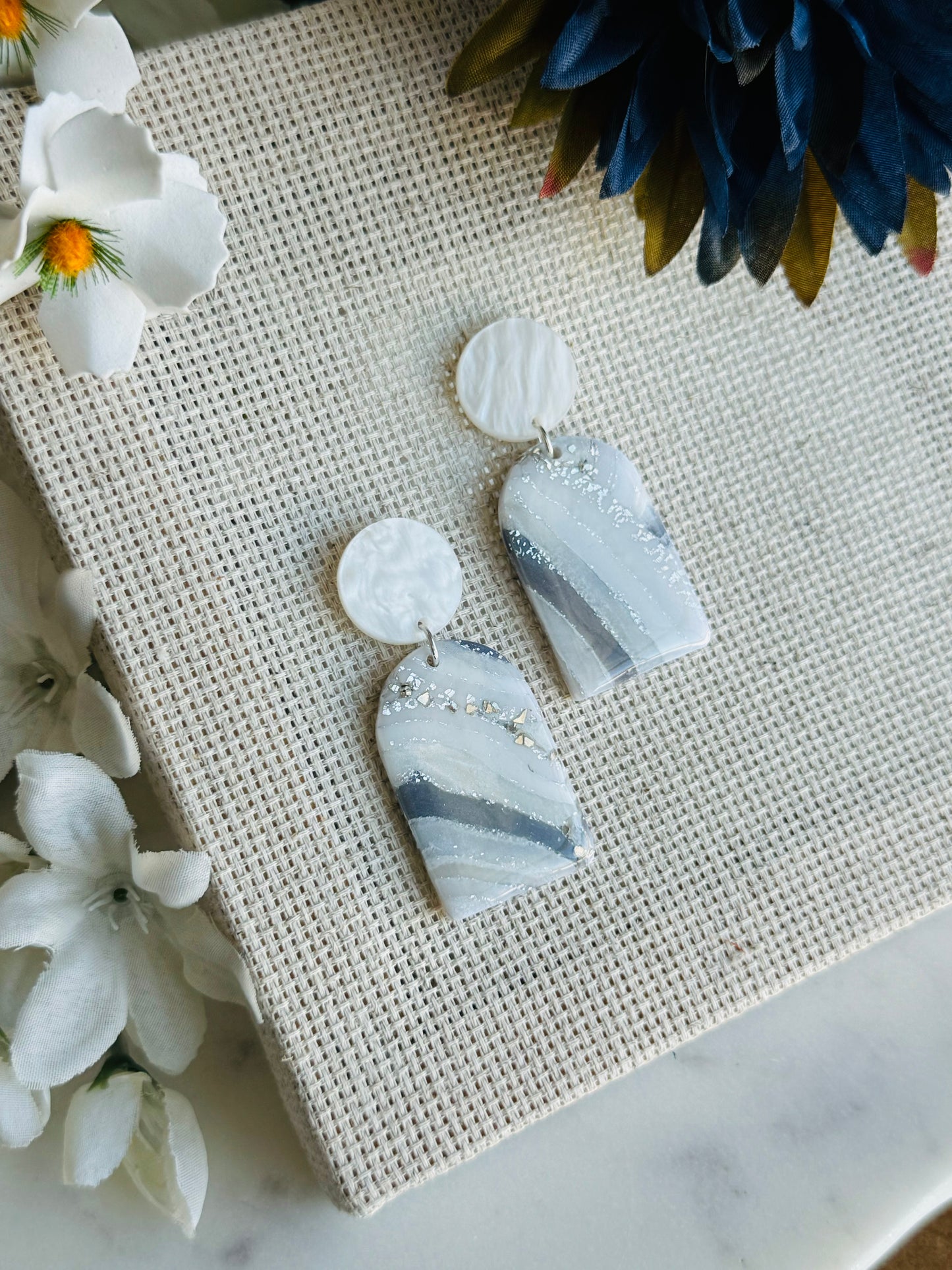 Ice Agate - Large Arch & Pearlescent Circle Post