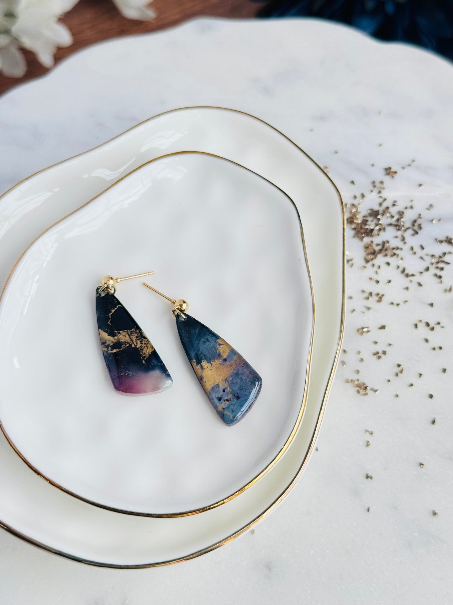 Dark Blue Ink - Abstract Triangle Drop