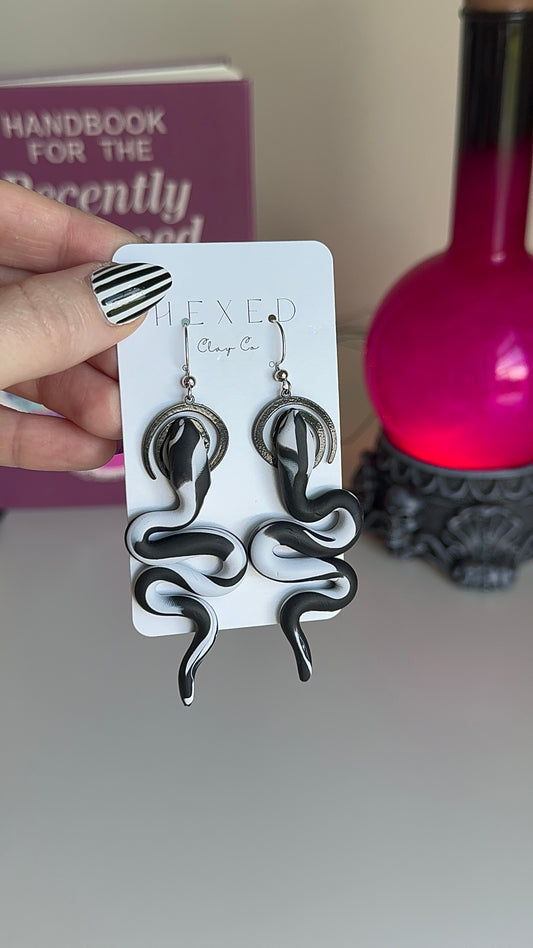 Beetlejuice - Checker Swirl Snake Earring