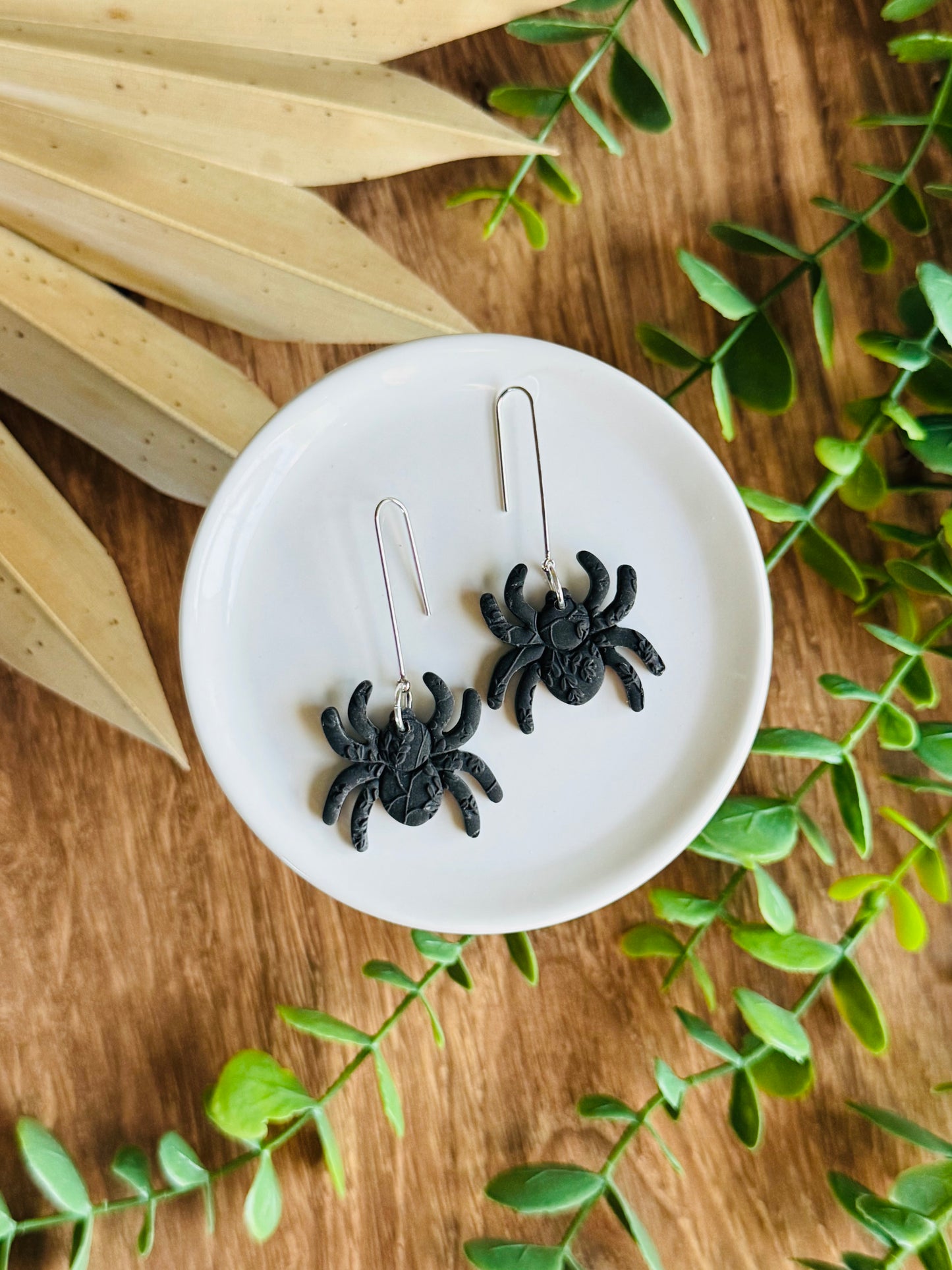 Soft & Spooky - Black Floral Texture Spiders