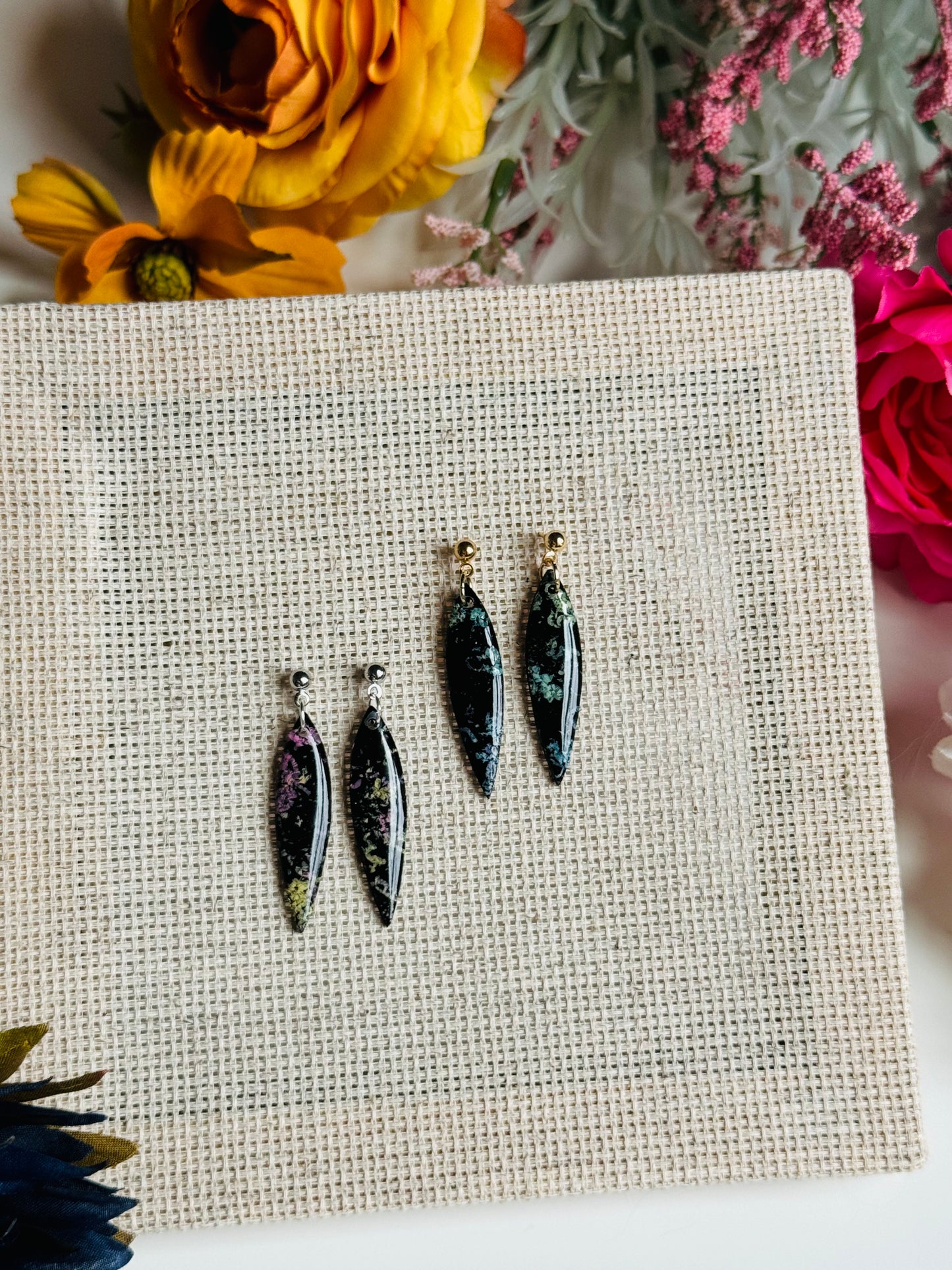 Rainbow - Black Pointed Confetti Earring