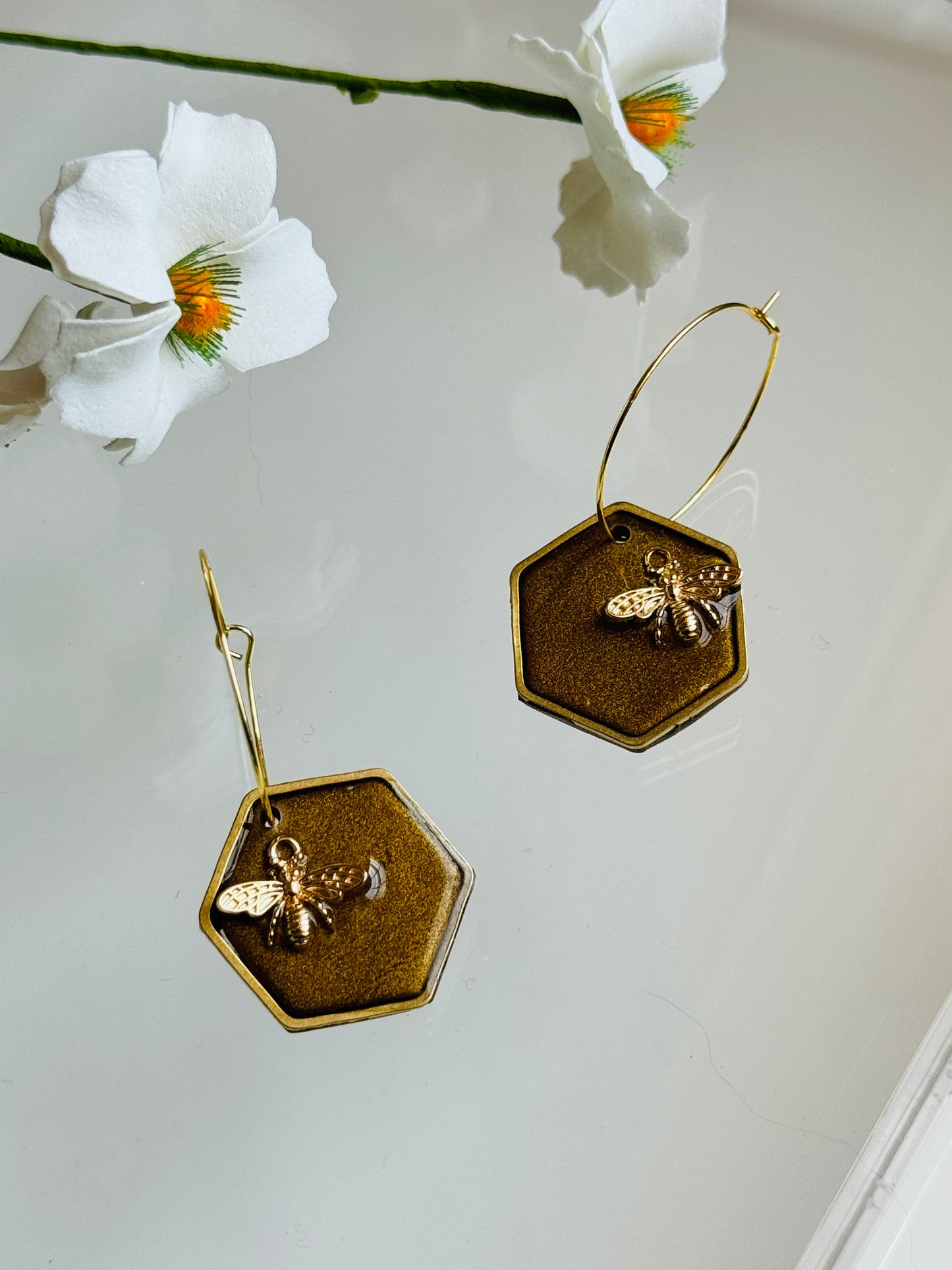 Bees - Bronze Hexagon Bee Hoop