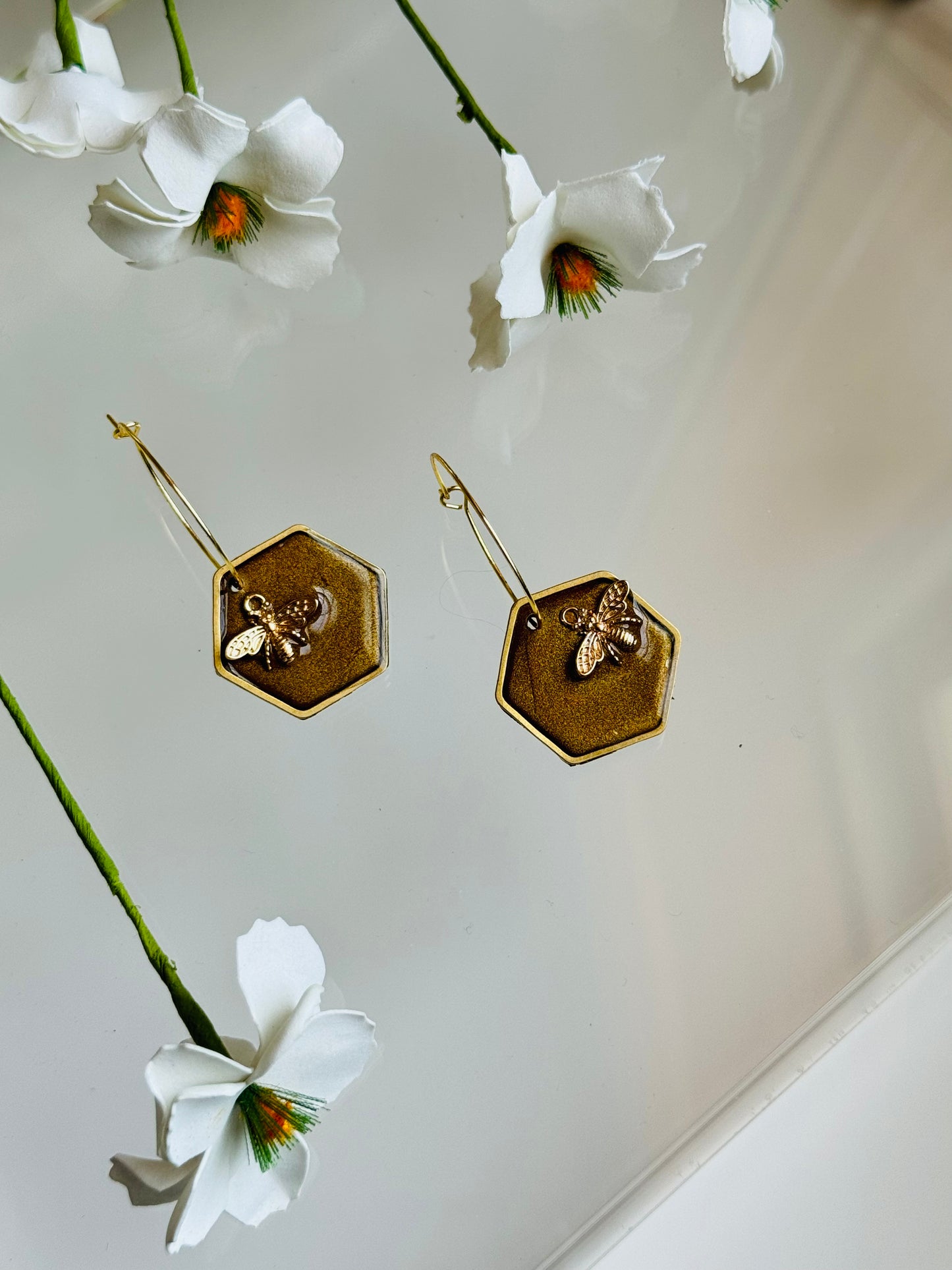 Bees - Bronze Hexagon Bee Hoop